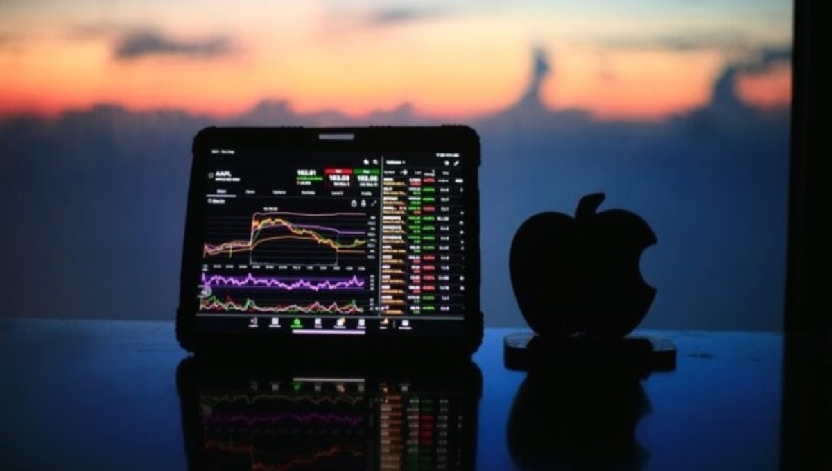 EUR/USD Dips Towards The 1.1321 Levels